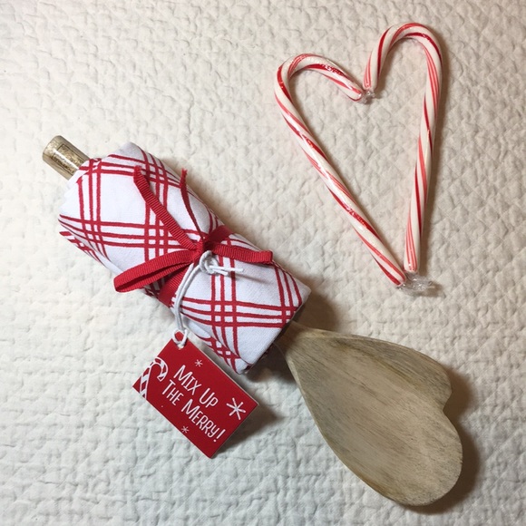 HALLMARK ❄️Mix Up The Merry❄️ Hostess Spoon + Towel 2-pc Set, NWTag - Picture 1 of 8